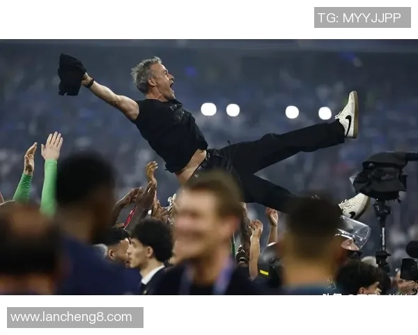 足总杯精彩对决多特蒙德与巴黎圣日耳曼战成平局点球大战引发热议