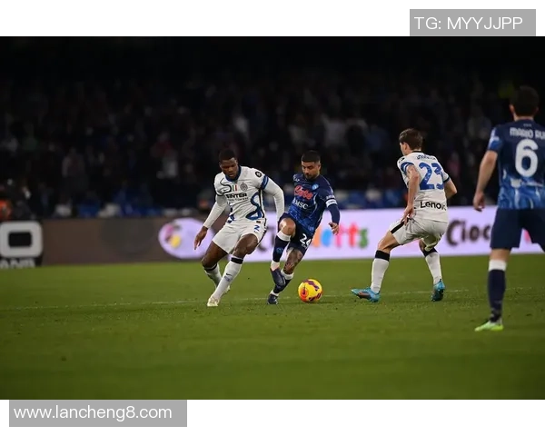 英超精彩对决那不勒斯与国米激战成平局引发全场热议